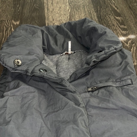 Free People Green Puffer Insulated Vest Size: M - Picture 10 of 12